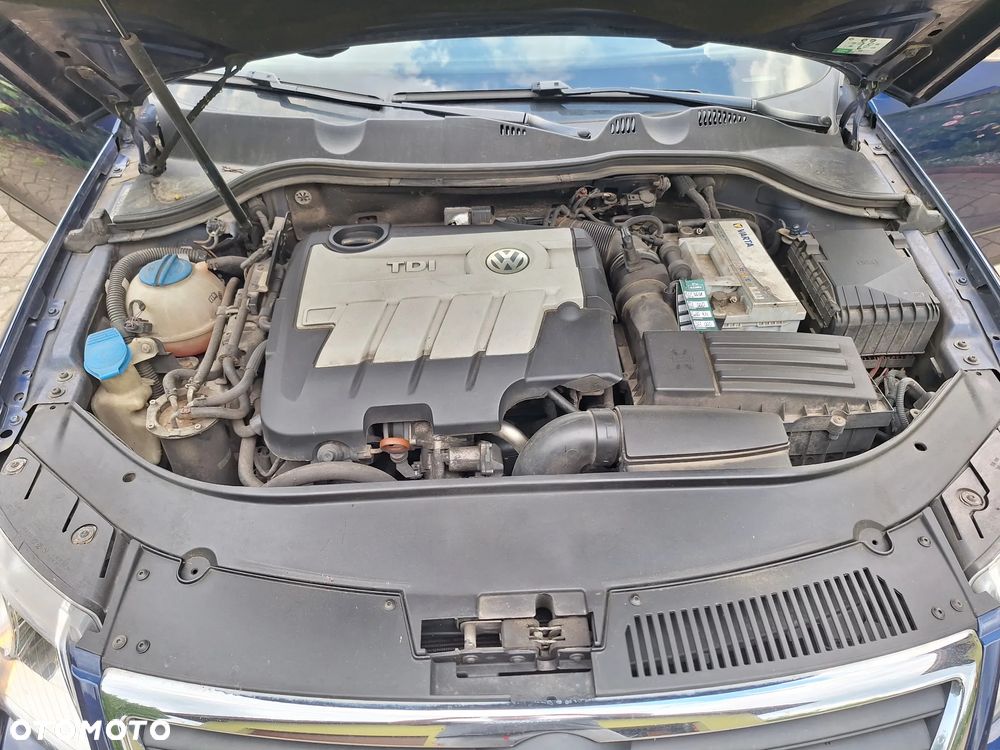 Volkswagen Passat 2.0 TDI DPF Comfortline - 8