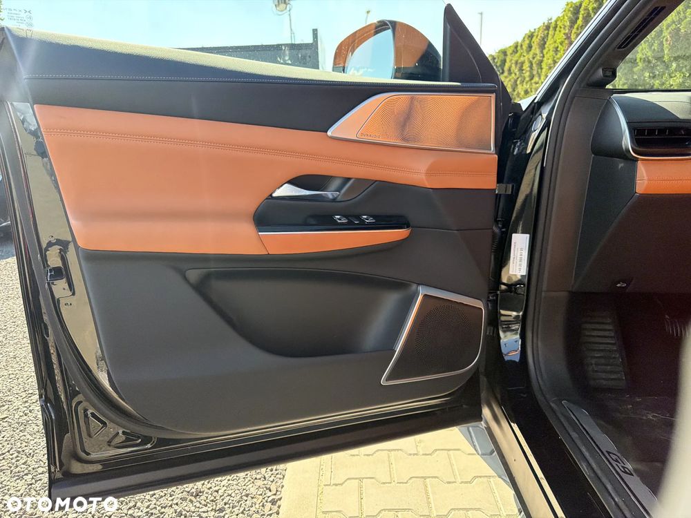 XPeng G9 94.6 kWh AWD Performance - 11