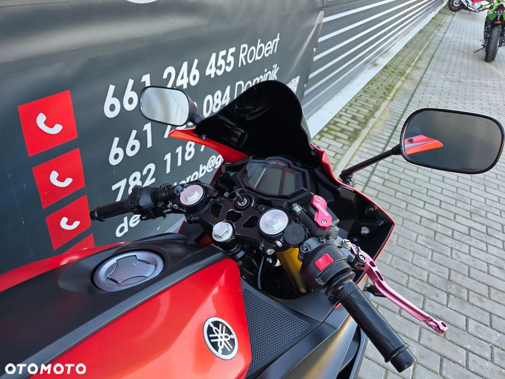 Yamaha YZF - 28