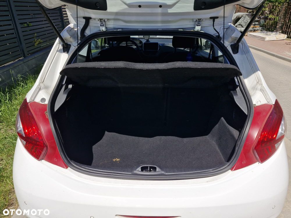 Peugeot 208 PureTech 82 Active - 11