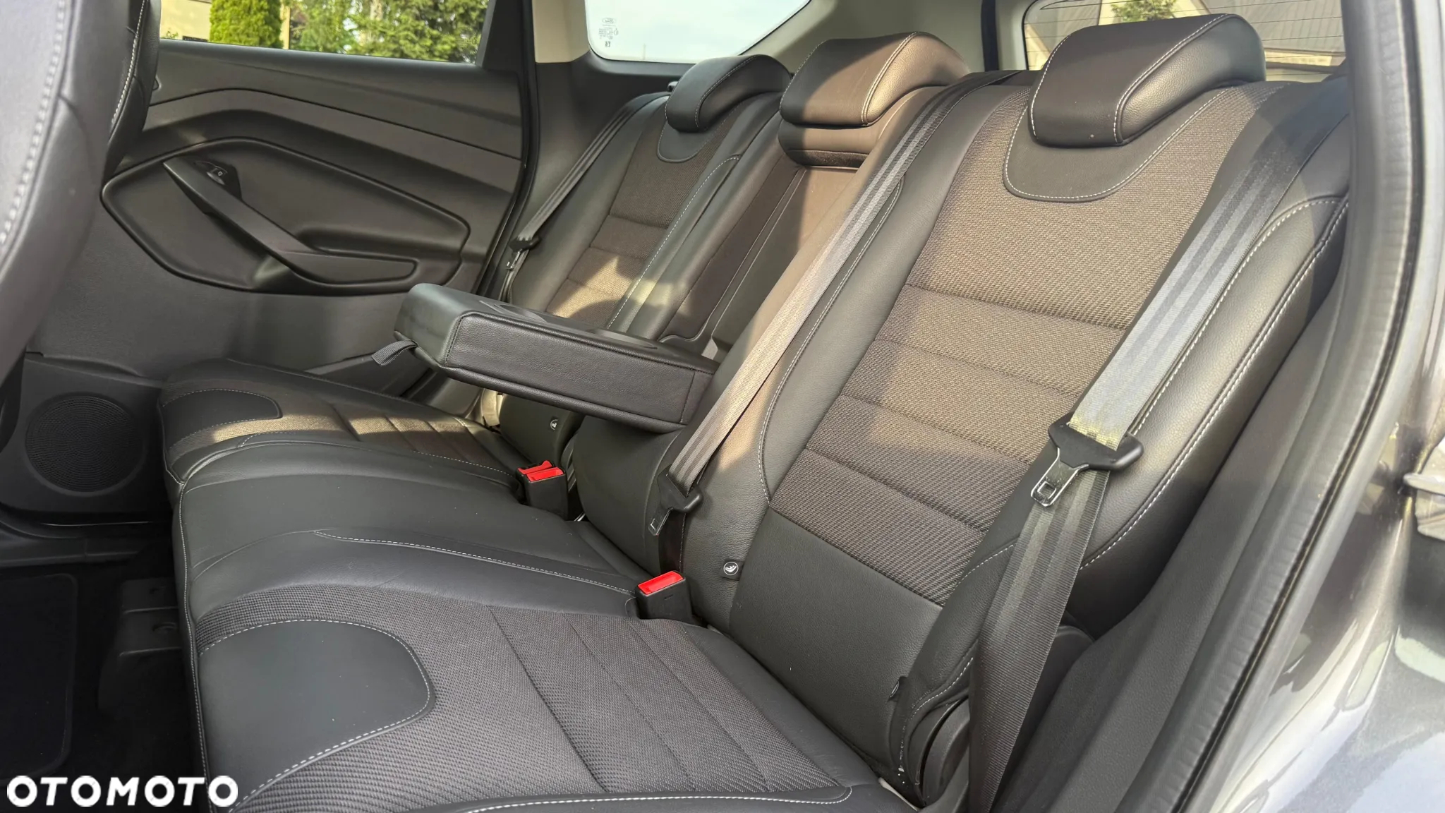 Ford Kuga 2.0 TDCi AWD Titanium - 31