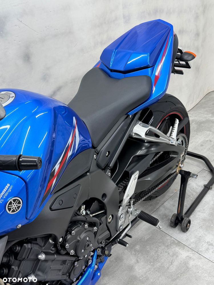 Yamaha FZ - 8