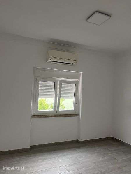 Vendo moradia bifamiliar - Grande imagem: 3/8