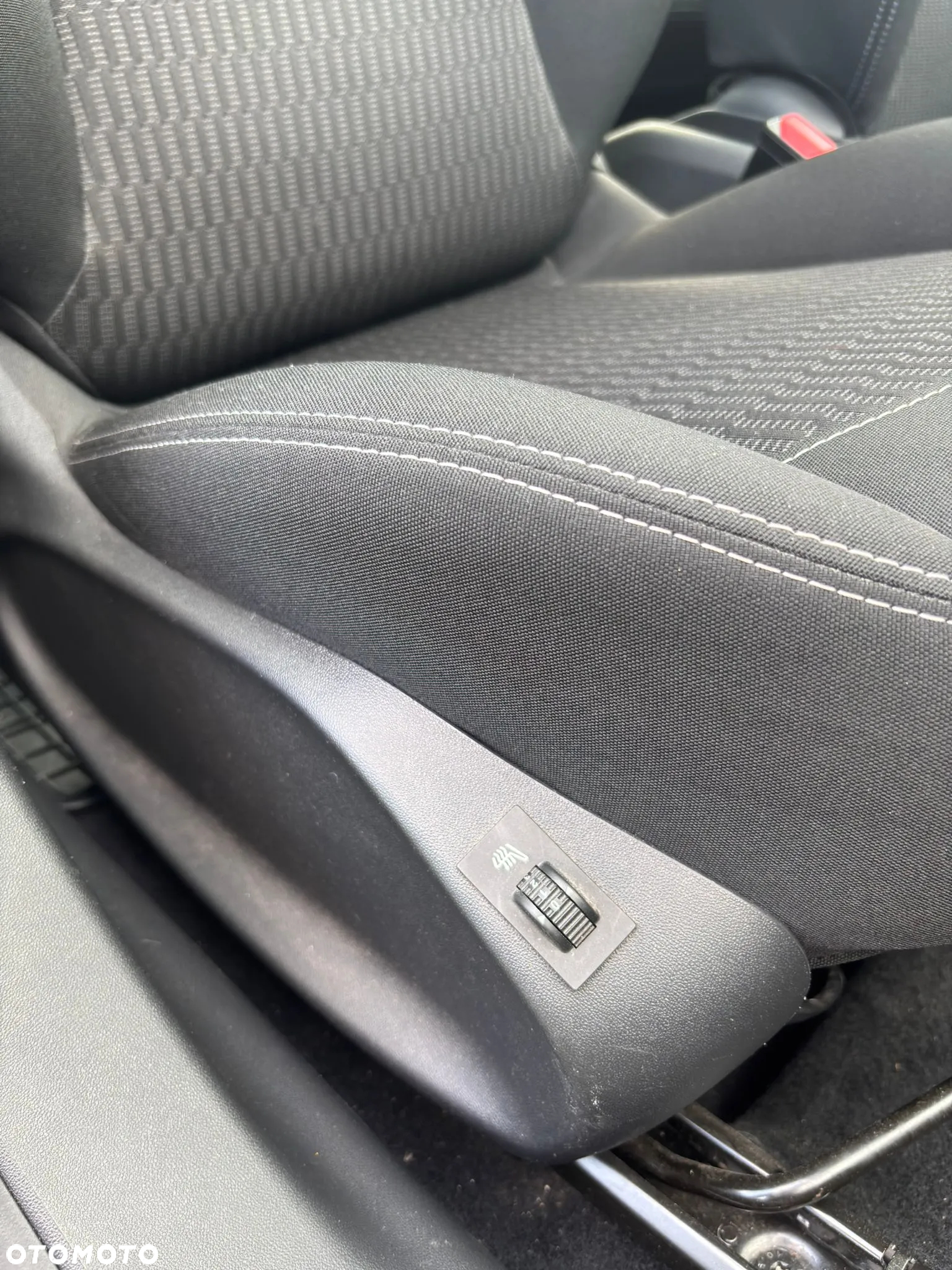 Peugeot 208 - 14