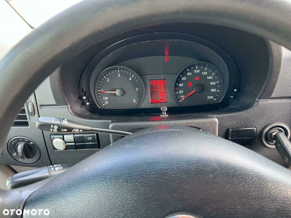 Volkswagen Crafter 35 FURGON 3.665 2.0 TDI 80 kW 6-G - 12