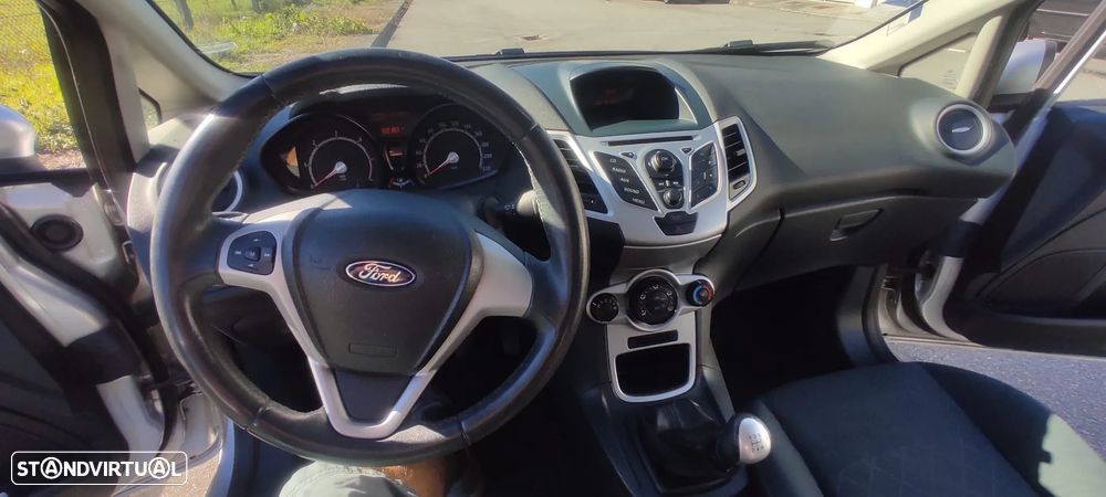 Ford Fiesta 1.6 TDCi ECOnetic - 9