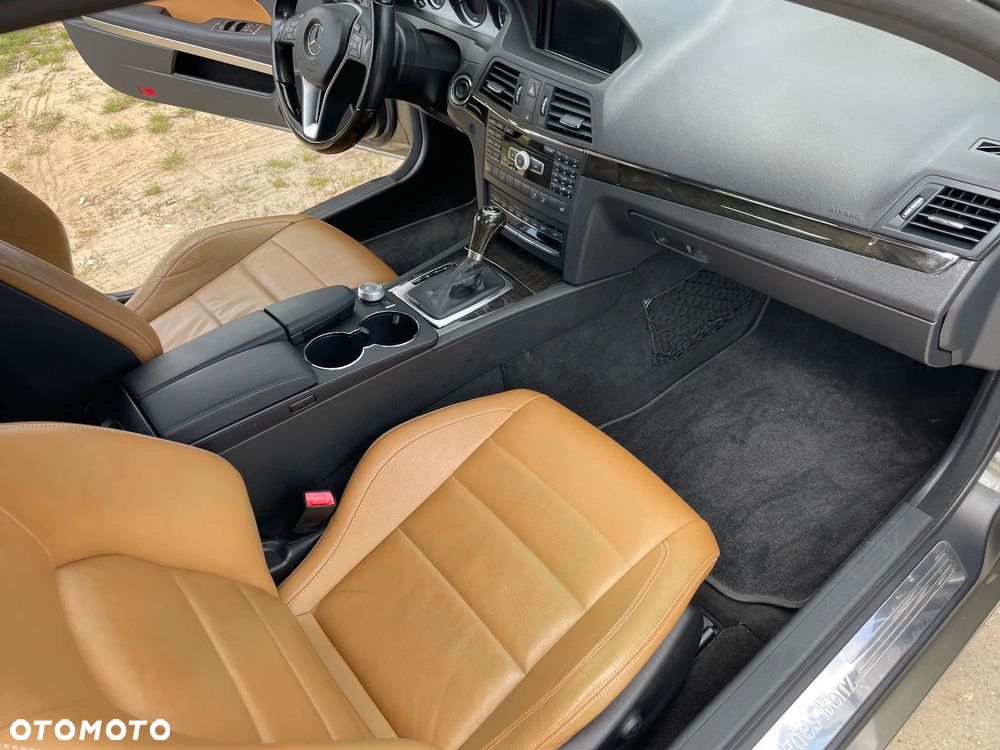 Mercedes-Benz Klasa E 350 BlueEFFICIENCY 7G-TRONIC Elegance - 12