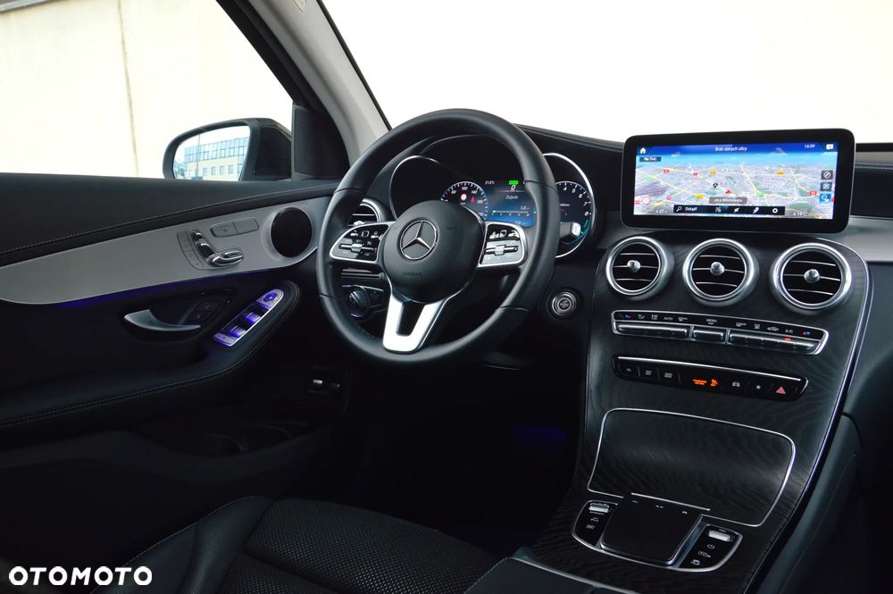 Mercedes-Benz GLC 300 e 4-Matic - 19