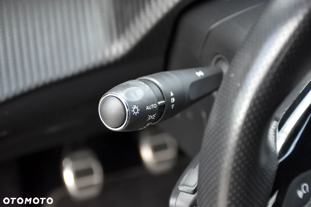 Peugeot 208 - 20