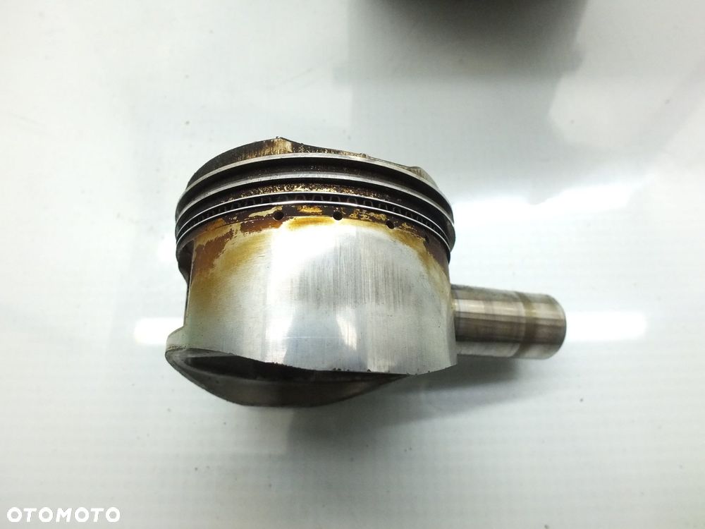 Cylinder Z Tłokiem Kymco Grand Dink 125 - 7