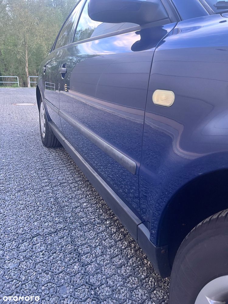 Volkswagen Passat 1.6 - 17