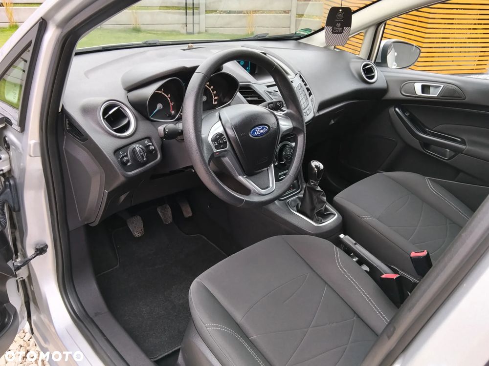 Ford Fiesta - 24