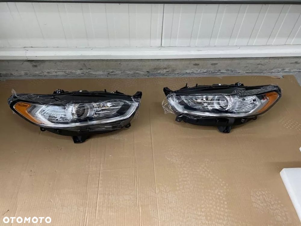 Lampy przód Forda Mondeo Fusion 2013r wersja USA - 1
