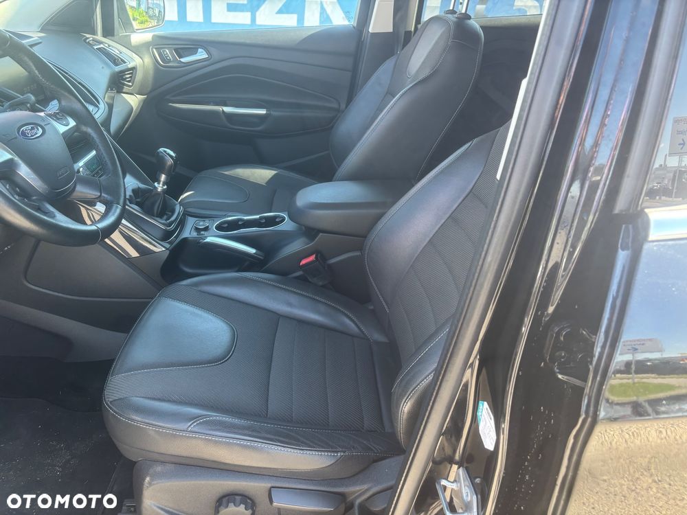 Ford Kuga 1.5 EcoBoost 2x4 Titanium - 19