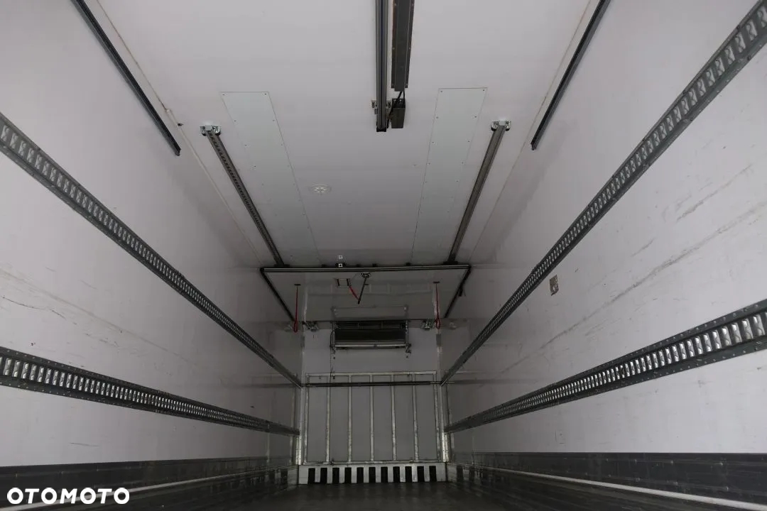 Renault PREMIUM D26 WIDE / CHŁODNIA / CARRIER SUPRA 1150 / AUTOMAT / EURO 6 / WINDA ZAŁADUNKOWA / OŚ PODNOSZONA SKRĘTNA / ROLETA - 24