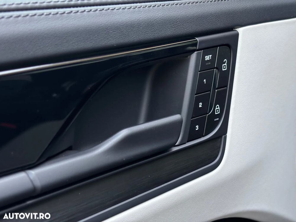 Porsche Cayenne Coupe E-Hybrid Tiptronic S Black Edition - 17
