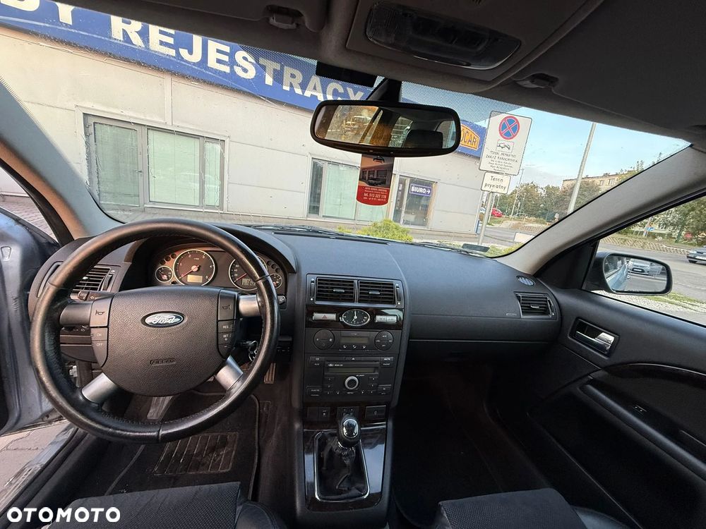 Ford Mondeo - 17