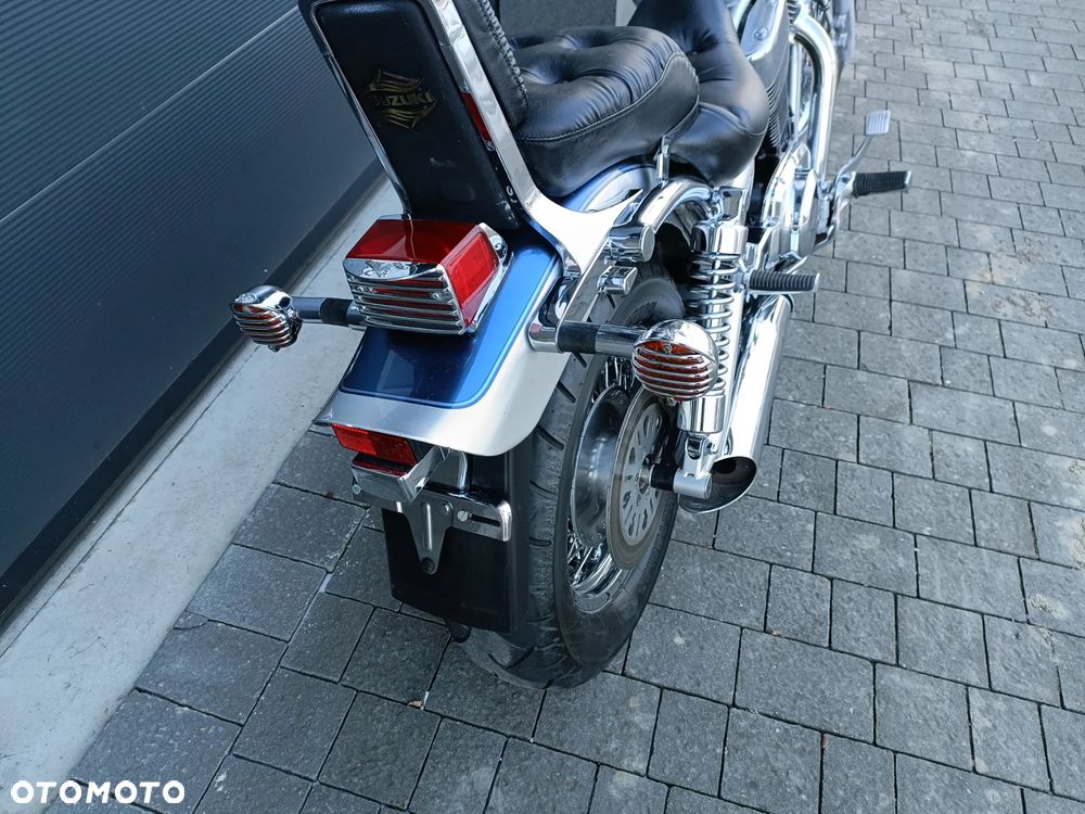 Suzuki Intruder - 12