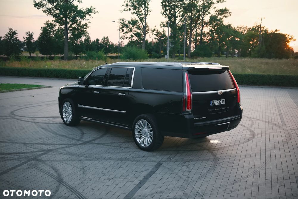 Cadillac Escalade - 7