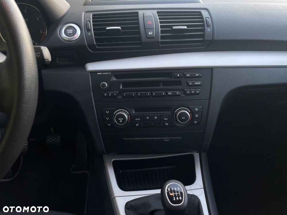 BMW Seria 1 120d Edition Sport - 14