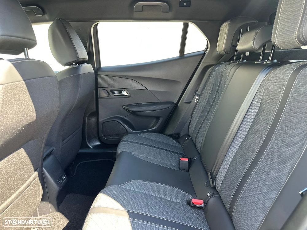 Peugeot 2008 1.2 Hybrid Allure e-DCS6 - 44