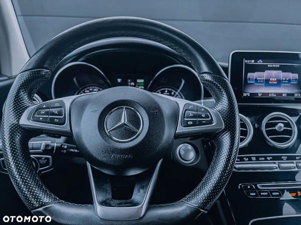 Mercedes-Benz GLC 350 e 4Matic 7G-TRONIC AMG Line - 14