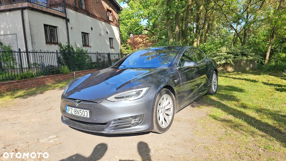 Tesla Model S - 28