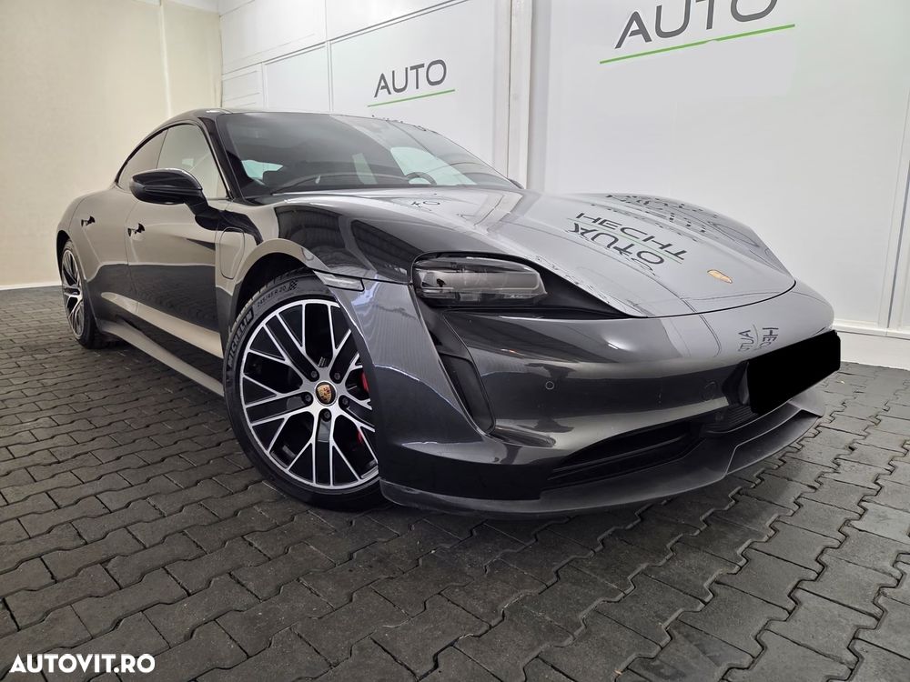 PORSCHE Taycan