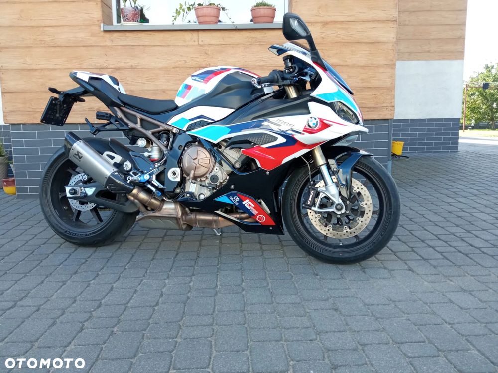 BMW S - 1