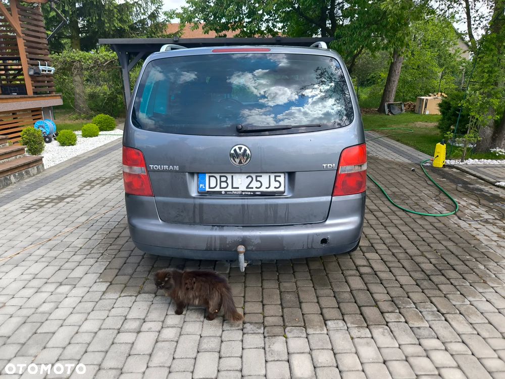 Volkswagen Touran 2.0 TDI Highline - 7