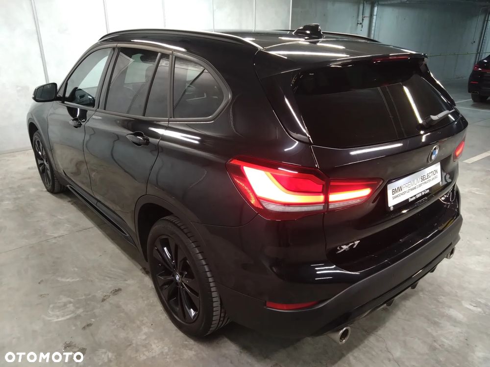 BMW X1 xDrive20i Sport Line - 9