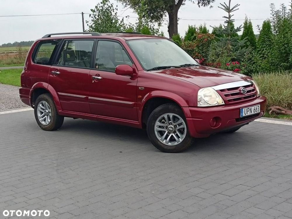 Suzuki XL7 - 4