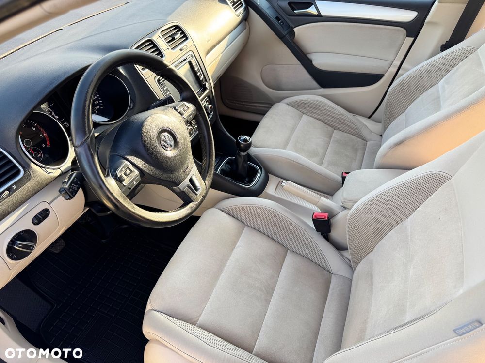 Volkswagen Golf - 10