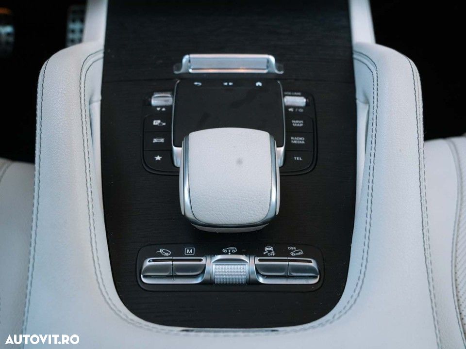 Mercedes-Benz GLS - 21