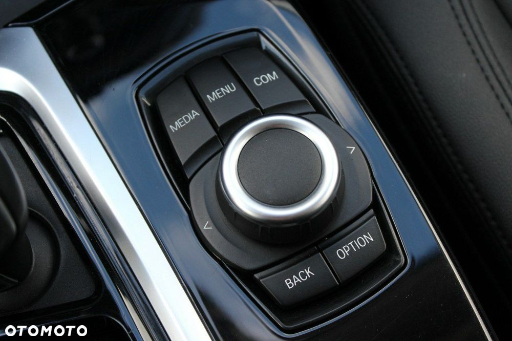 BMW X3 sDrive18d mHEV - 28
