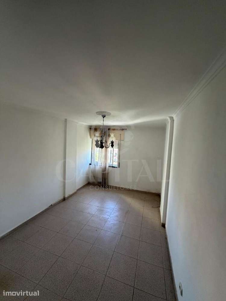 T2 em Mem Martins com 92,4 m2 e varanda - Grande imagem: 2/10