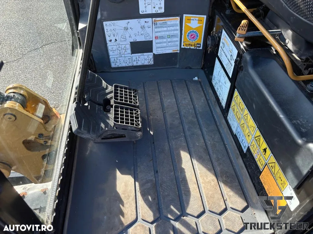 Cat 301.8 - 8