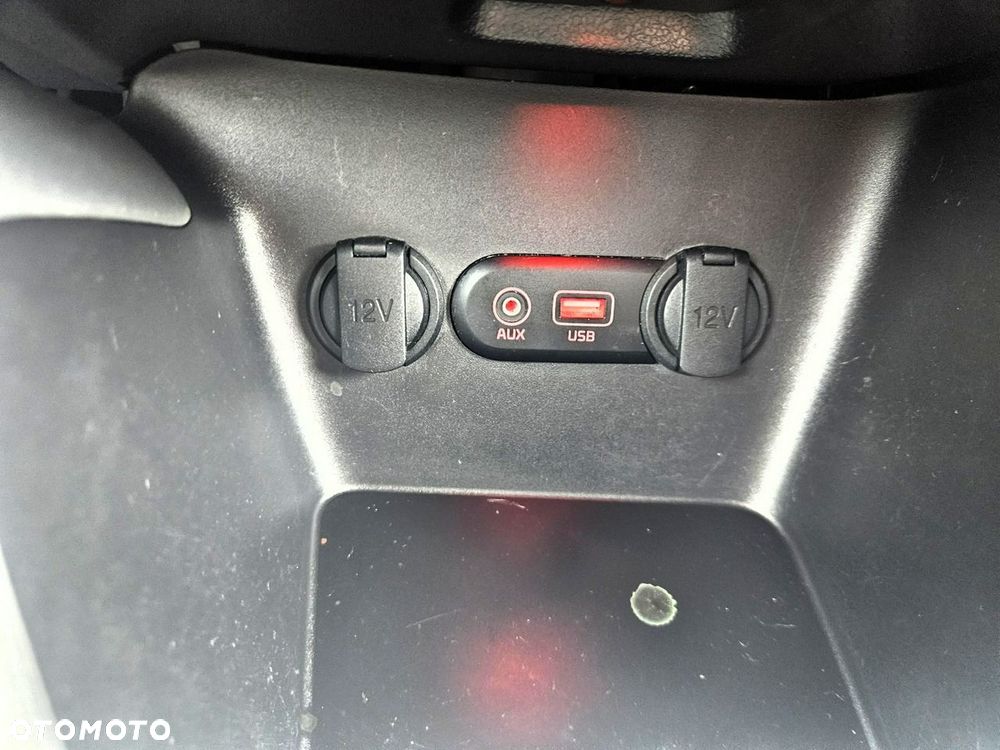 Kia Ceed 1.6 CRDi 128 Dream-Team Edition - 32