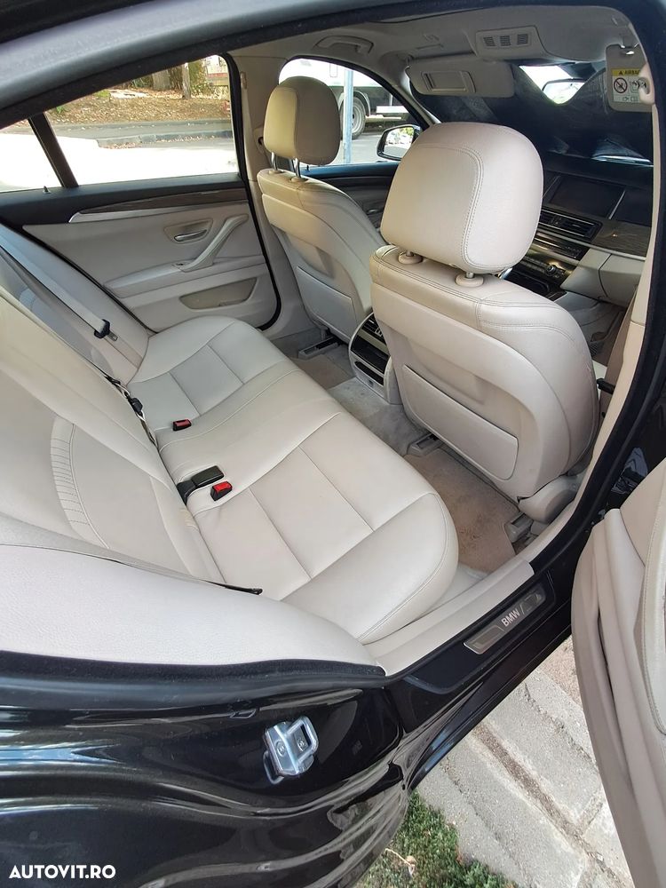 BMW Seria 5 520d xDrive - 9