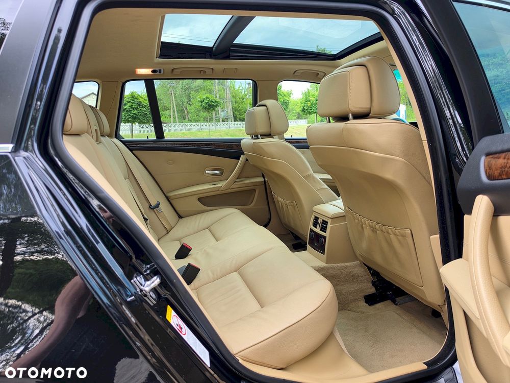 BMW Seria 5 525xd - 26
