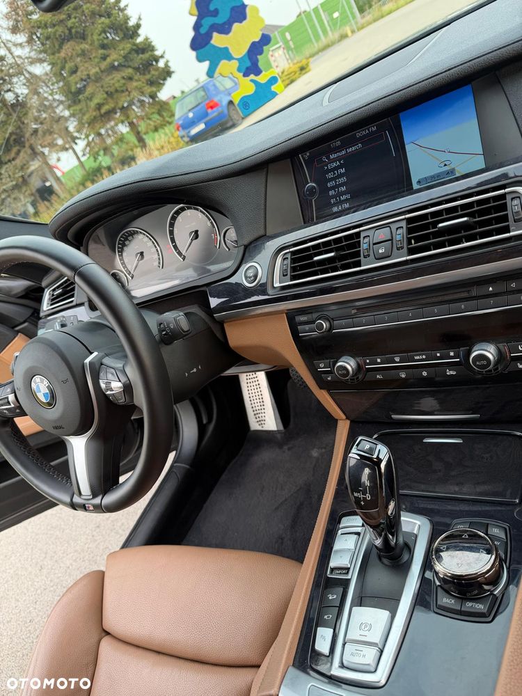 BMW Seria 7 750i xDrive - 14