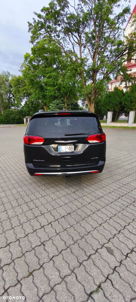 Chrysler Pacifica - 6