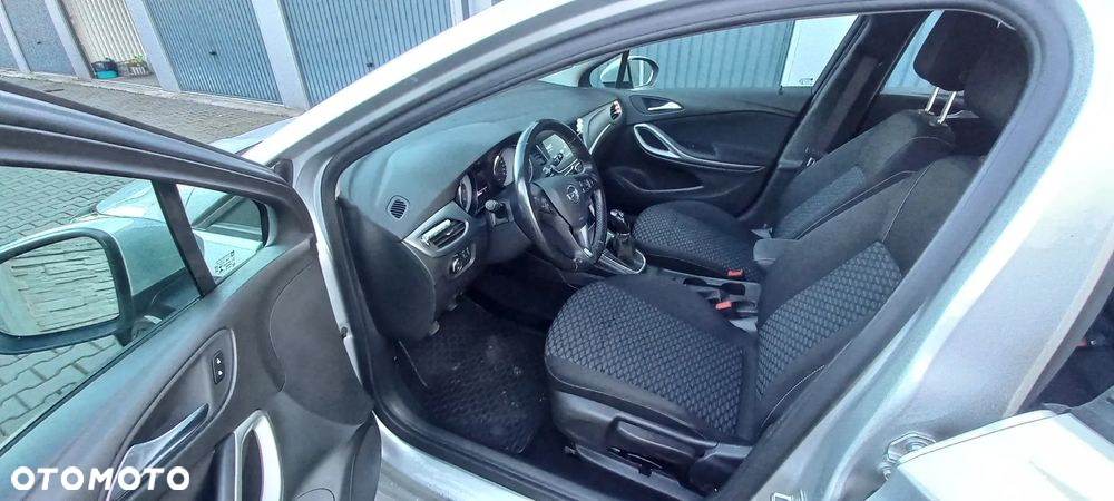 Opel Astra V 1.4 T Enjoy S&S - 11