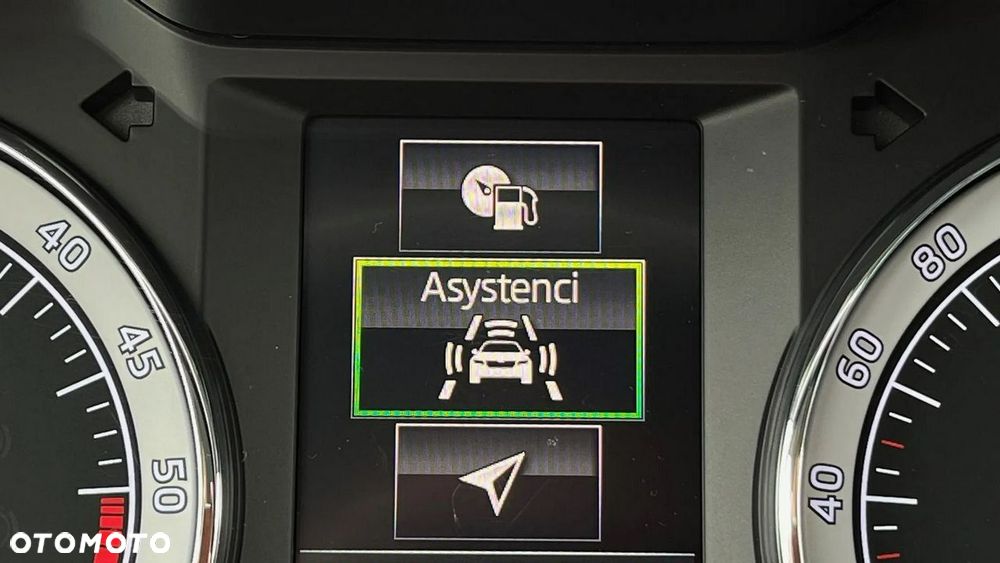 Skoda Octavia Scout 2.0 TDI 4x4 DSG - 37