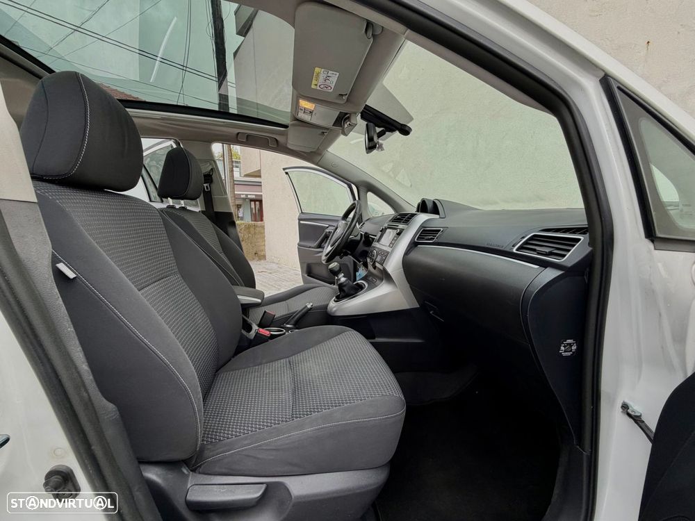Toyota Verso 1.6 D-4D Active - 33