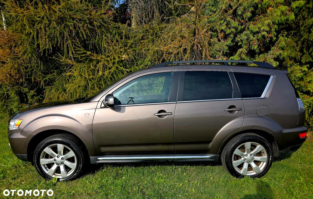 Mitsubishi Outlander 2011 photo 3