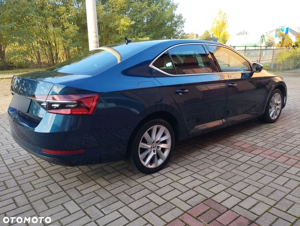 Skoda Superb 2.0 TDI SCR 4x4 Ambition DSG - 3