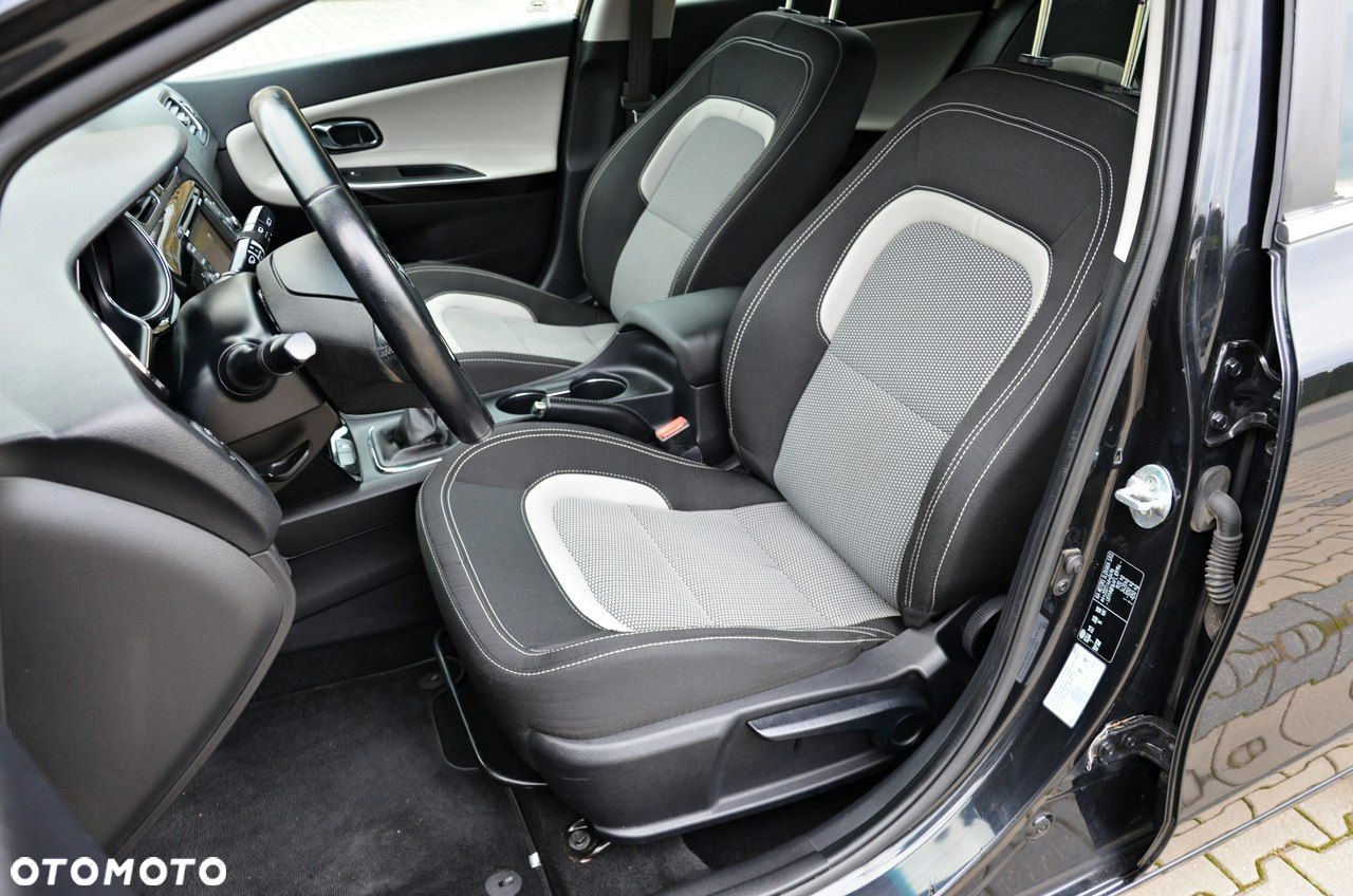 Kia Ceed 1.6 CRDi 128 Platinum Edition - 30