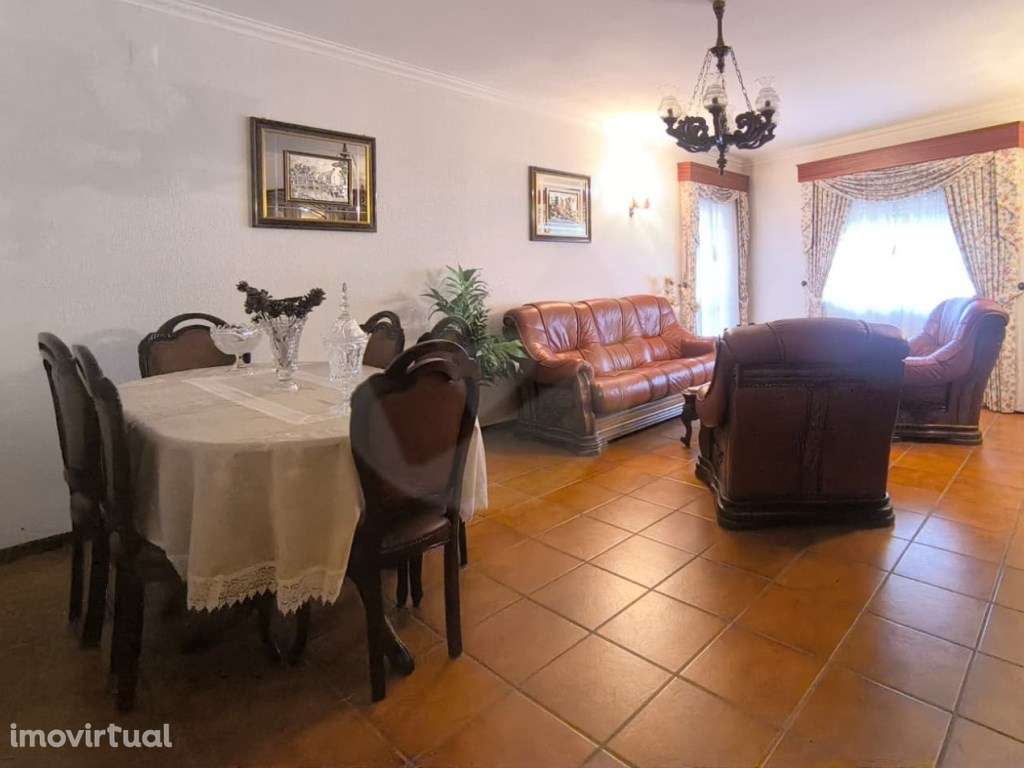 Apartamento T2 em prédio na 1ª Linha de Mar - Grande imagem: 2/35