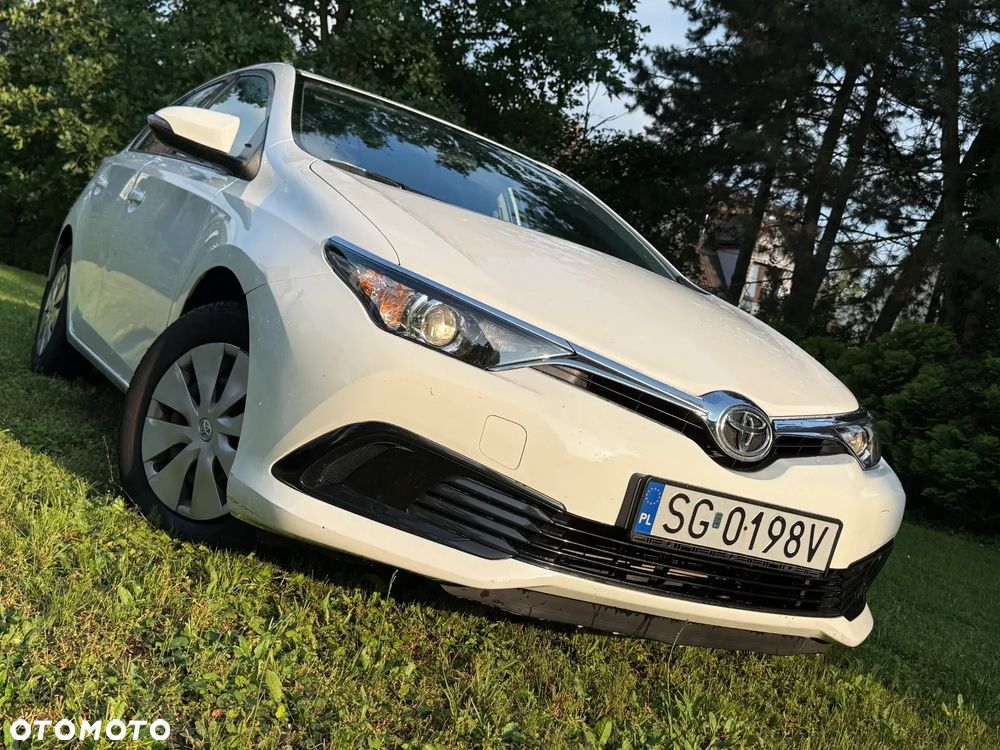 Toyota Auris - 1